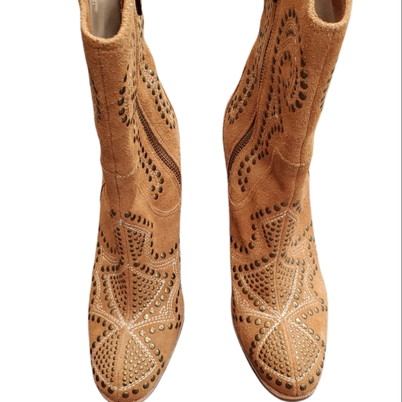 Donald J Pliner Studded Oliva Boot Size 8.5 - Picture 2 of 6